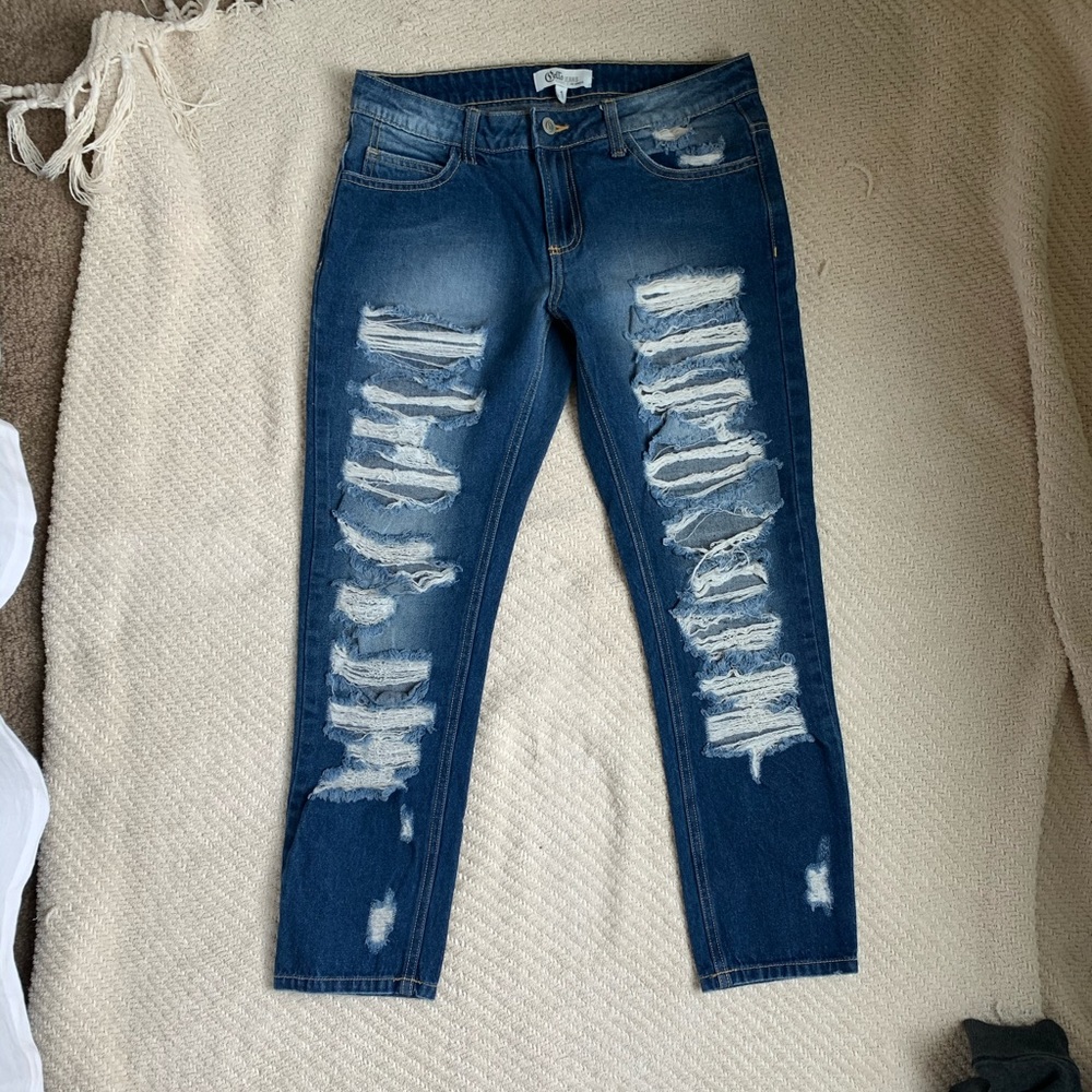 🦋 CELLO DISTRESSED CROPPED JEANS